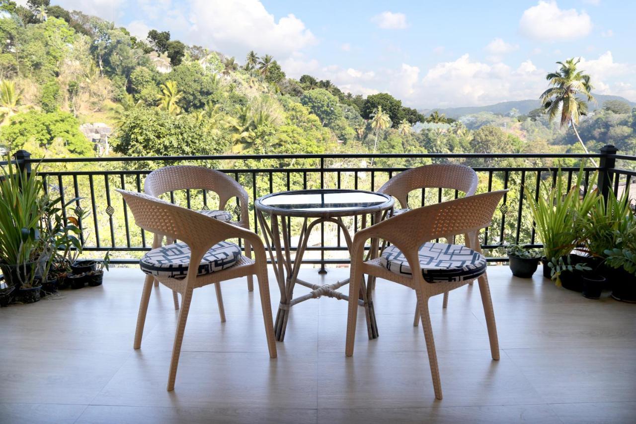 Chathu Holiday Home Kandy Ngoại thất bức ảnh